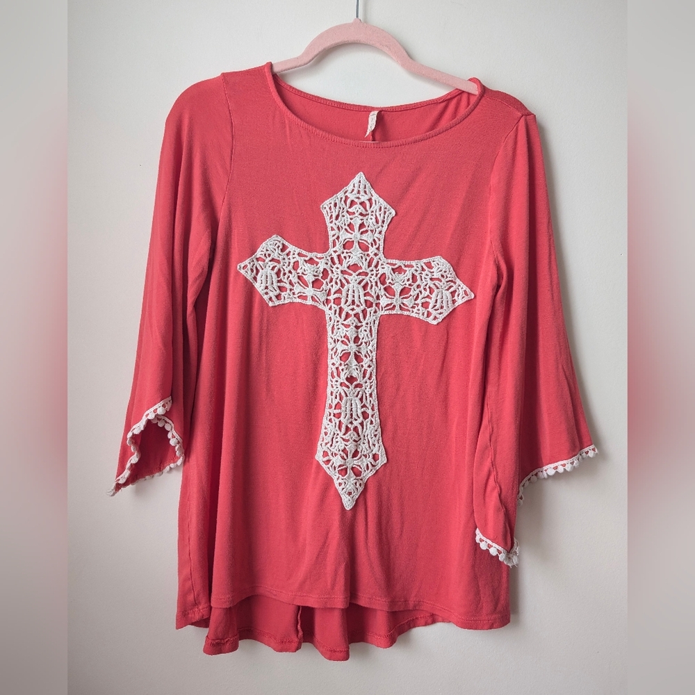 The Hanger Coral Oversized Lace Cross Blouse Size Small